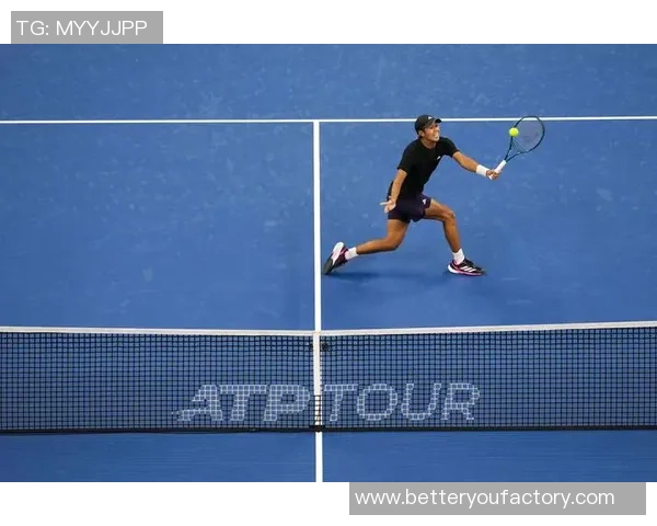 聚焦网球：探讨北京网球队在战术灵活性与适应性方面的成功经验与挑战