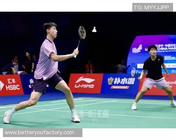 羽毛球深度解析深圳羽毛球队如何实现中路突破的战术与训练秘诀