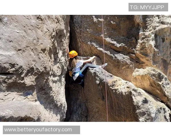 重庆攀岩队的逆袭之旅：从初学者到全国冠军的奋斗历程